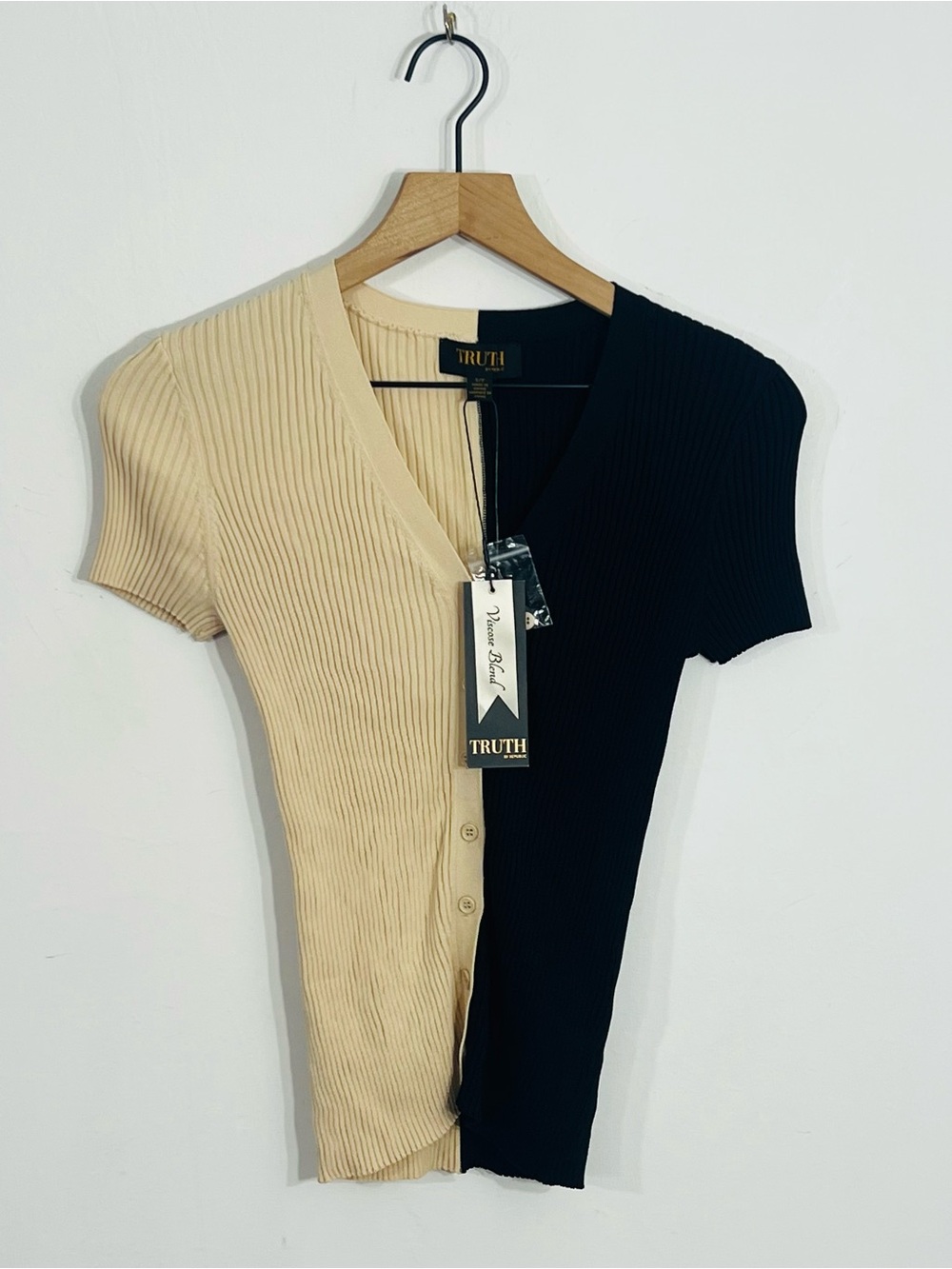 TRUTH by Republic Beige Black Colorblock Ribbed V-Neck Button Cardigan Size S